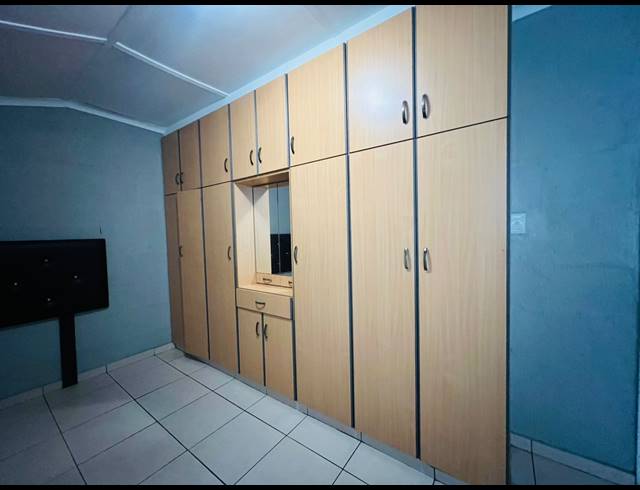 2 BEDROOM SEMI DETACHED FOR SALE IN NEWLANDS EAST